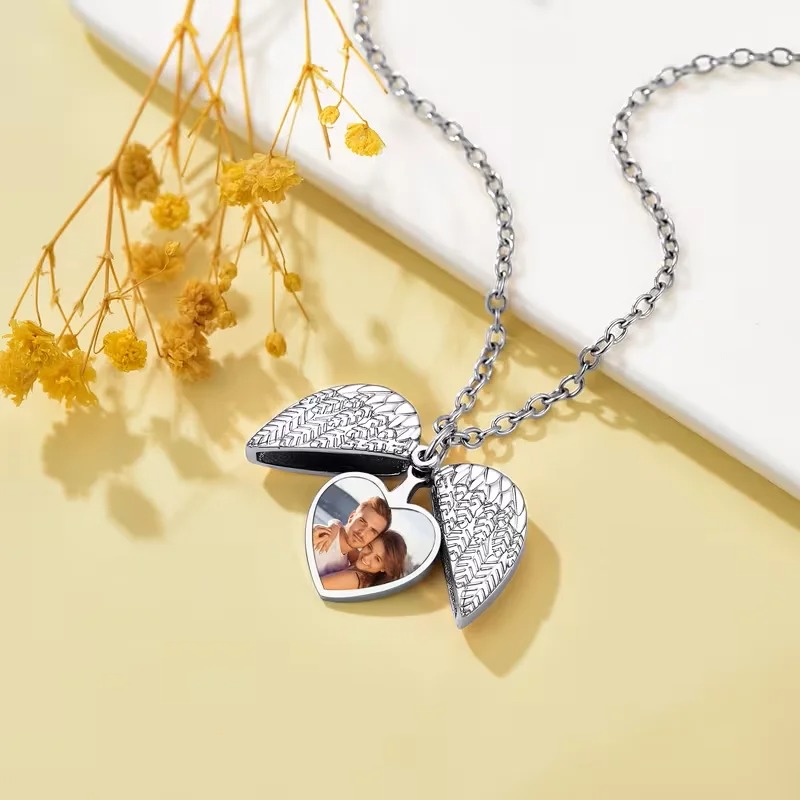 Collar con medallón de corazón - Steel Chain reseña y precio
